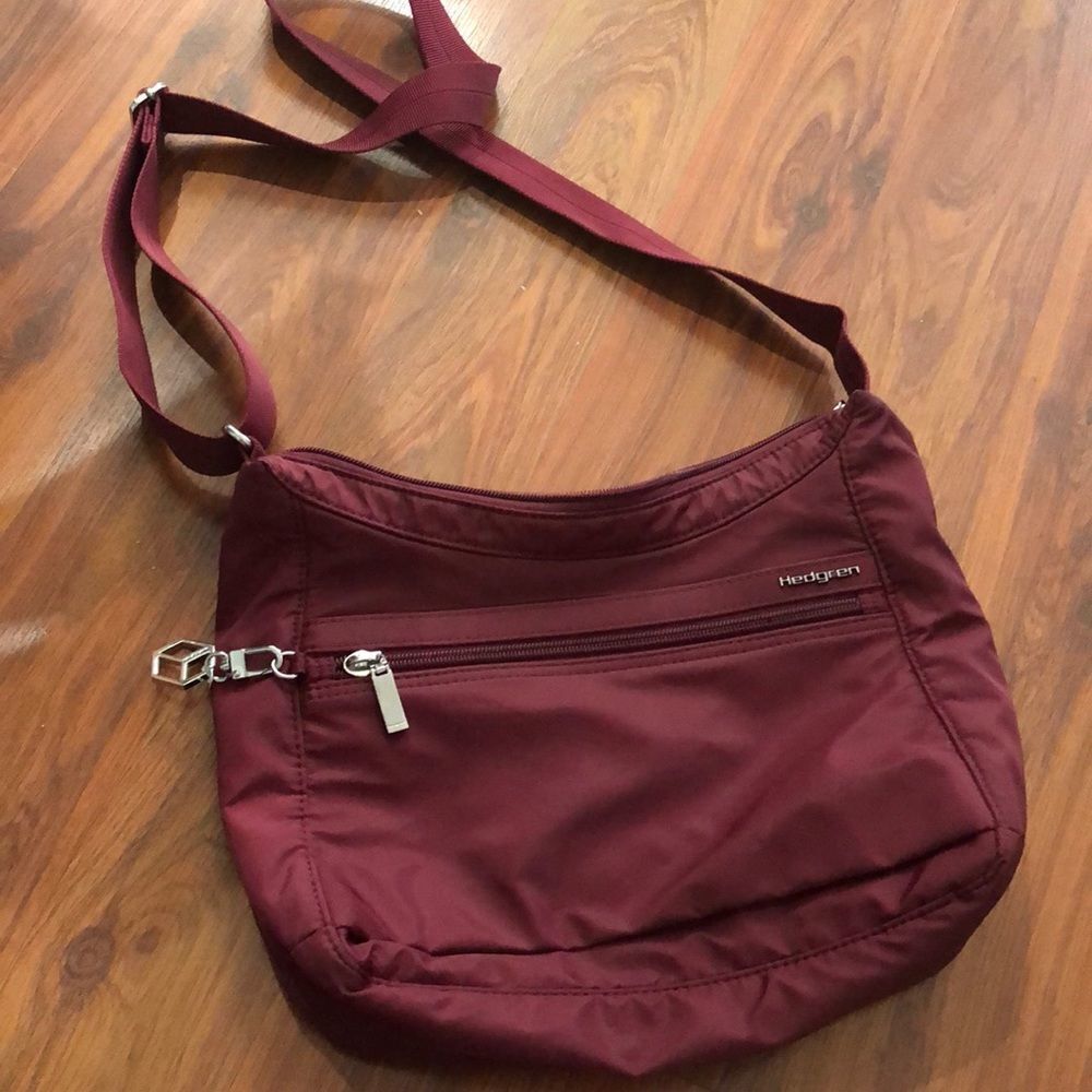 Hedgren Burgundy nylon multi pocket cross body bag travel bag messenger bag
